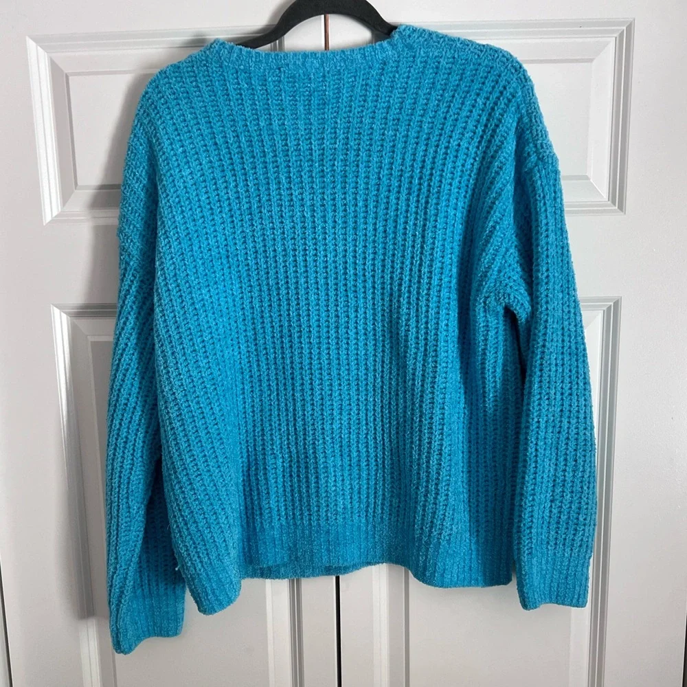 Express Sweater - Picture 2 of 3